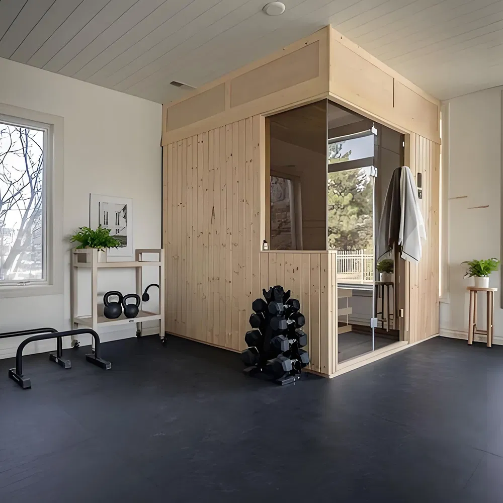 Семейная уличная сауна с электрокаменкой и стеклянной дверью