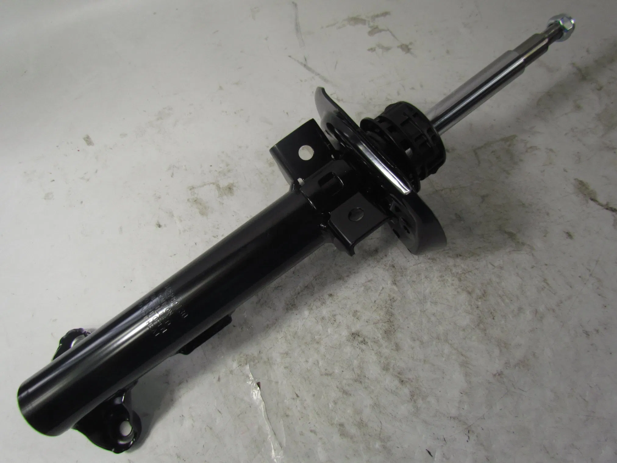 Амортизатор передней подвески Mercedes-Benz, арт. 2043200130