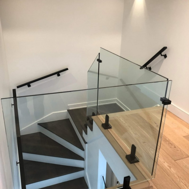 Canada 9/16″ Laminated Tempered Glass Railing for Staircase Price