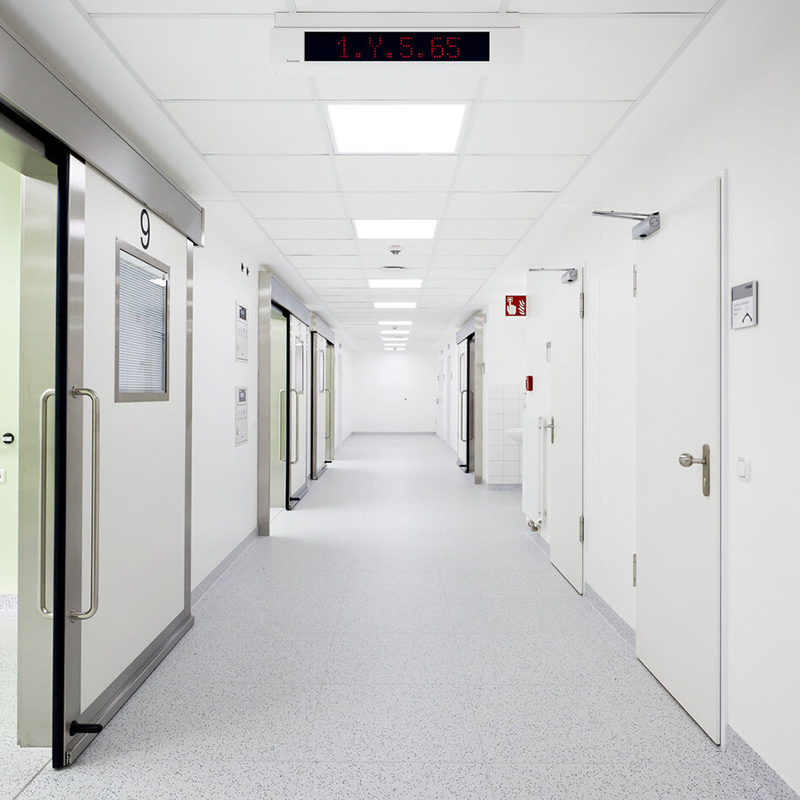 China Factory PVC ESD Plank Vinyl Waterproof Anti-Static Tiles Hospital Flooring