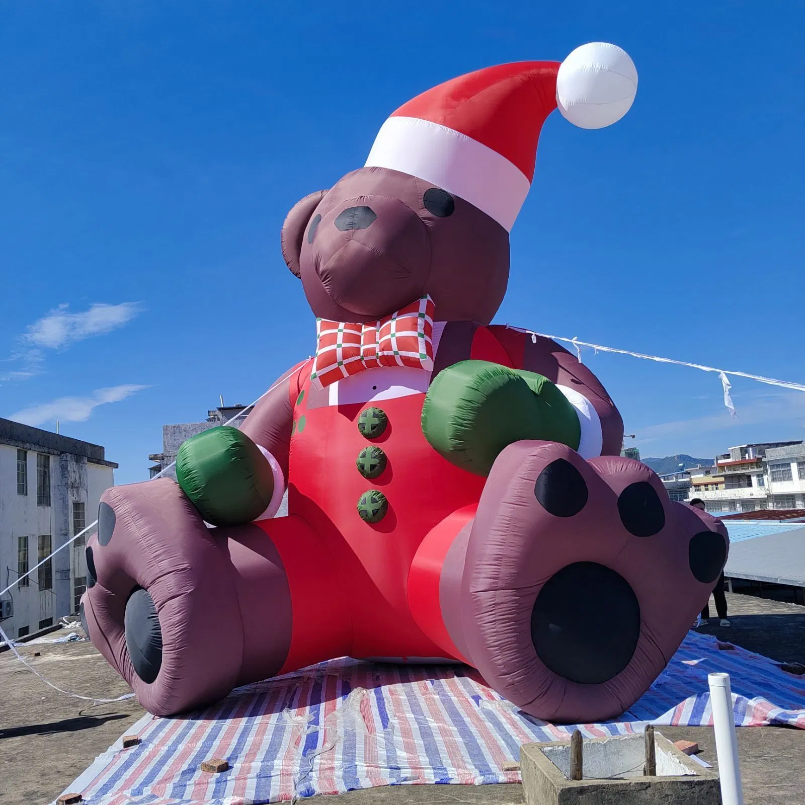 6mh Giant Inflatable Brown Bear with Hat Inflatable Cartoon Mascot Animal for Christmas Holiday Advertising Event Decoration