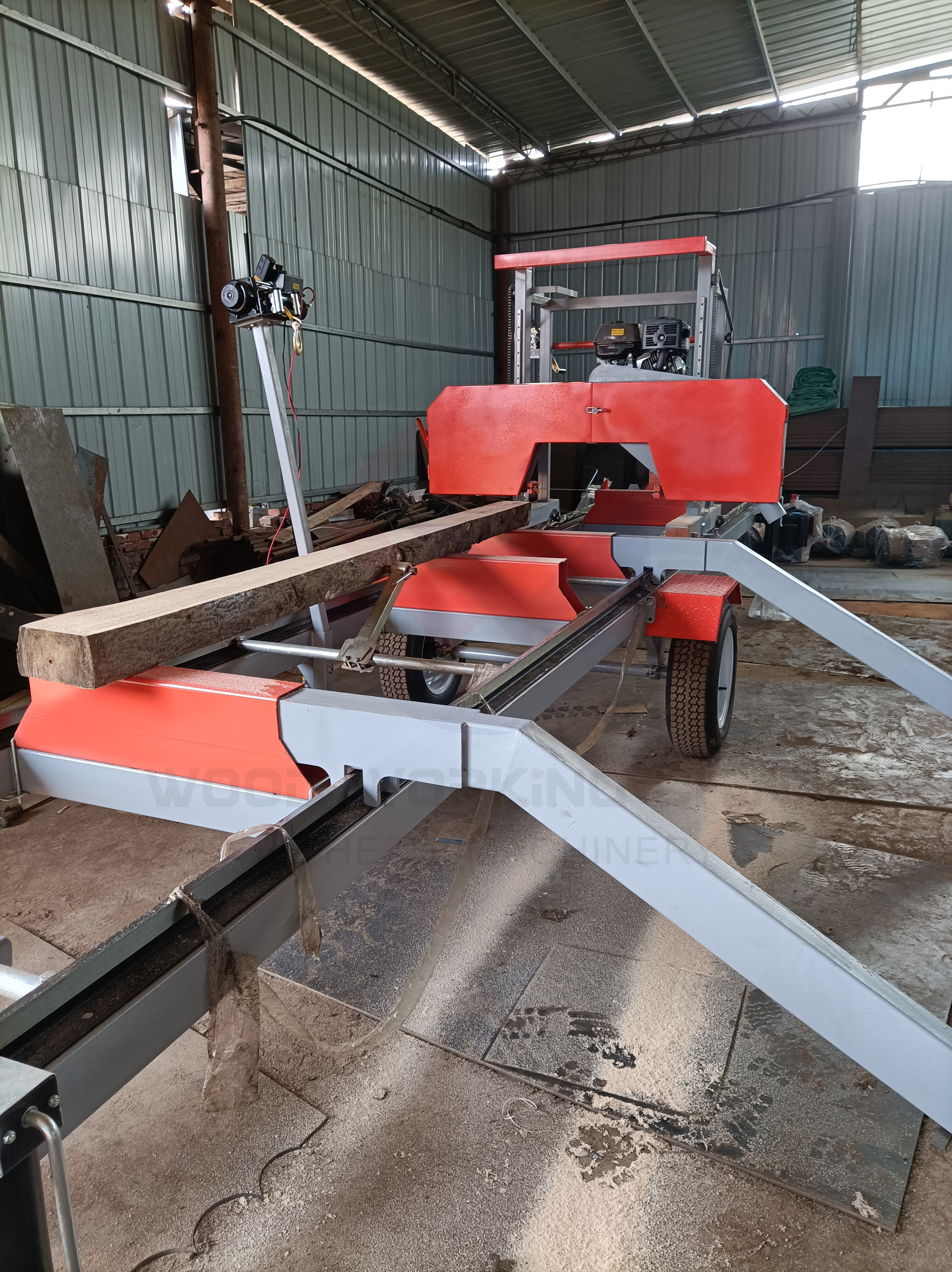 Ленточная пила портативная горизонтальная