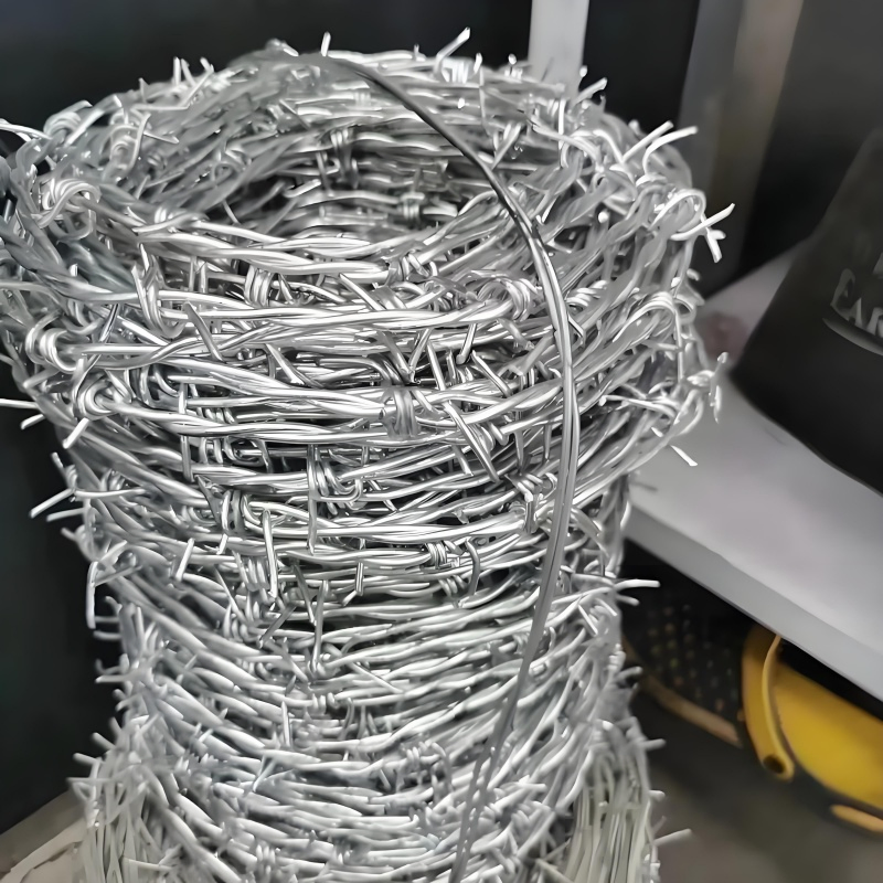 Heavy-Duty 500 Meters Barbed Wire for Reliable Fencing Solutions