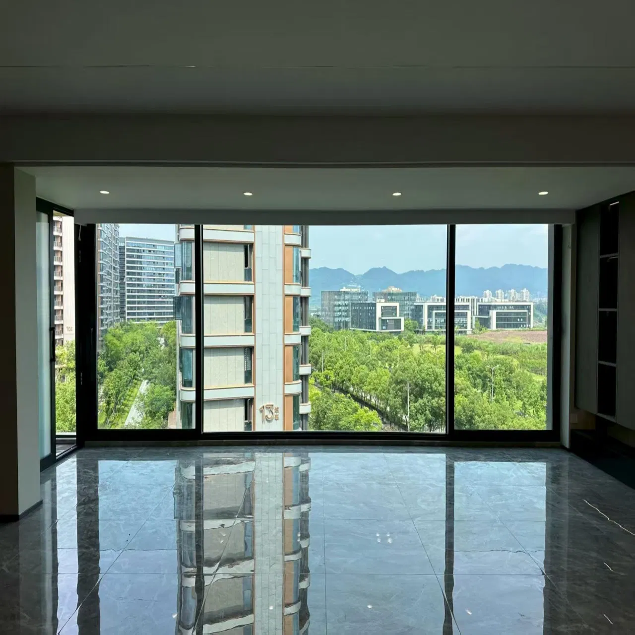 Алюминиевые окна Winstar с боковым прижимом