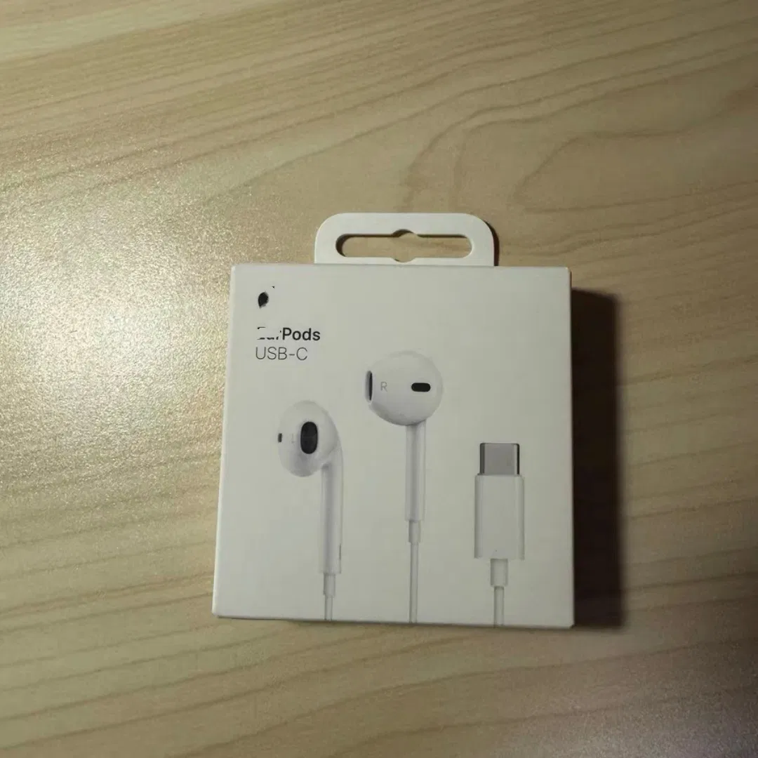 Suitable for Aple Wired Earphone Plug Lighting Wireless Headset