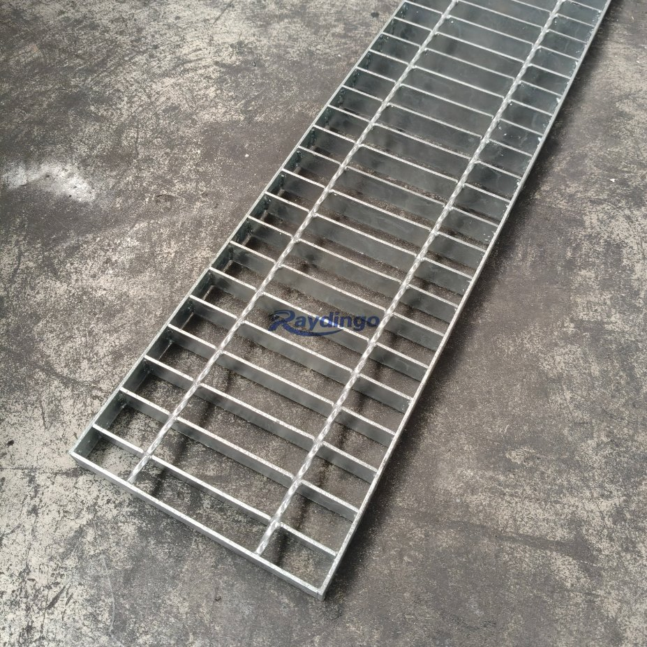 Customizable Steel Stair Treads for Enhanced Building Safety