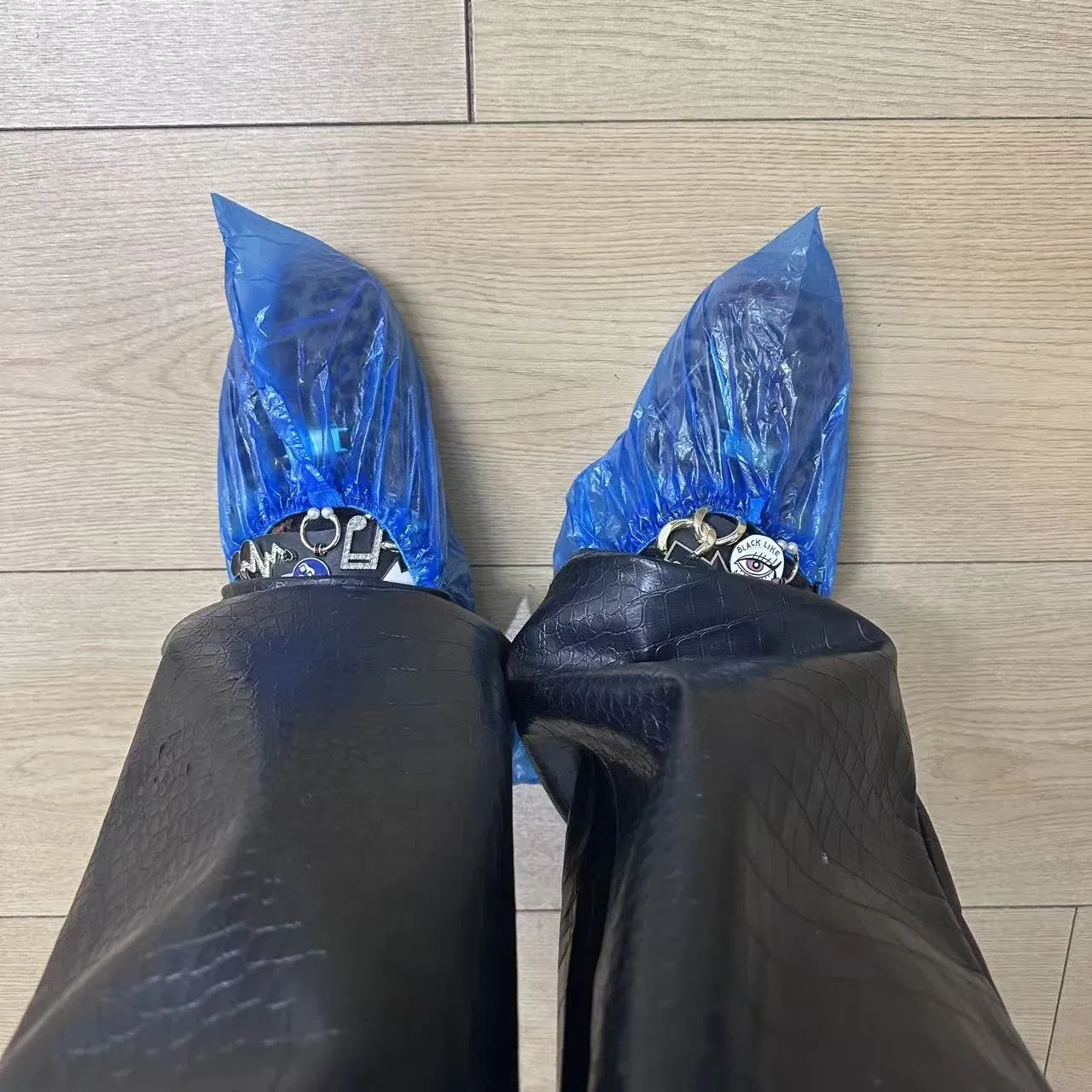 Premium Disposable PE Water Proof Non Slip Plastic Shoecovers