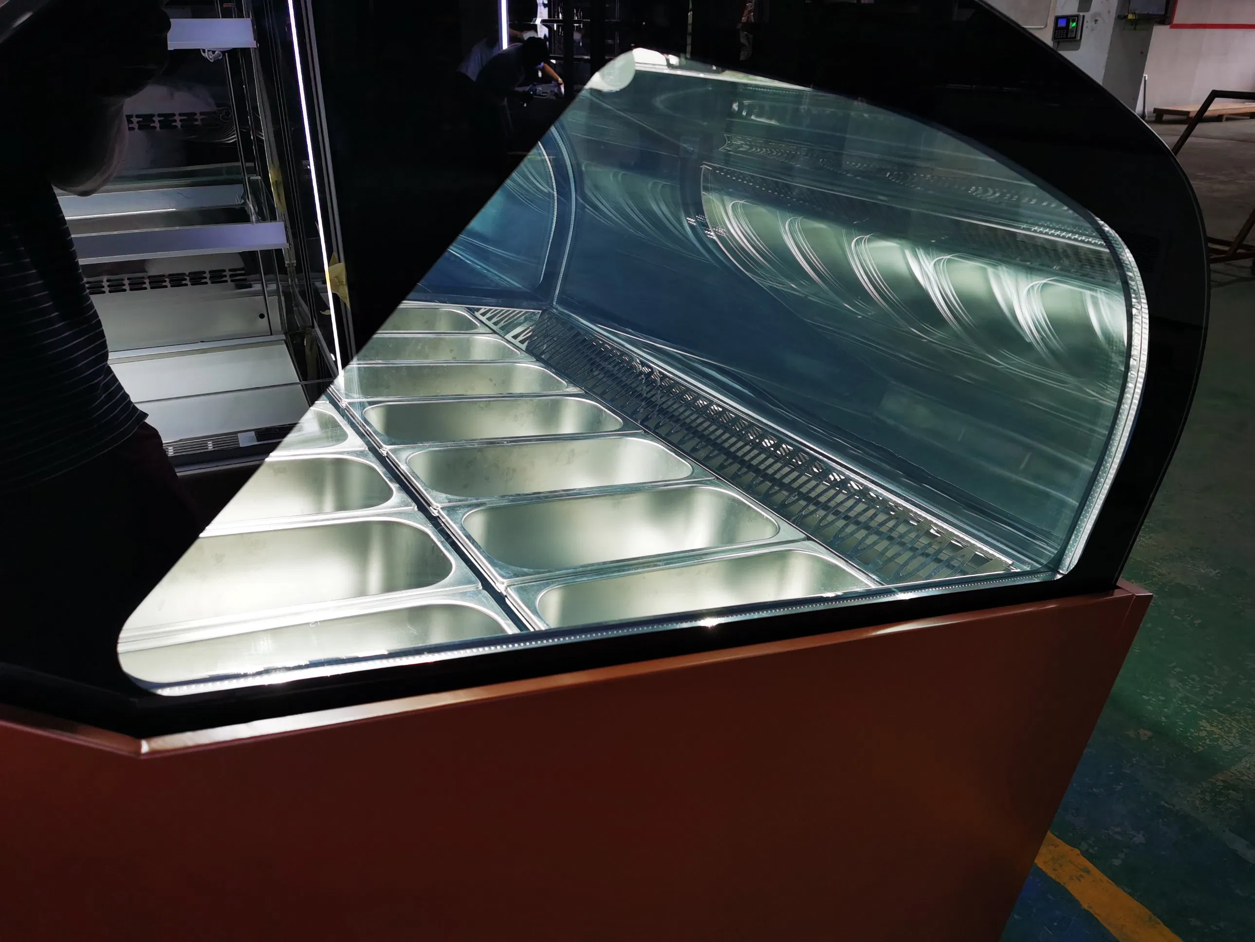 Морозильная витрина для мороженого с 18 контейнерами