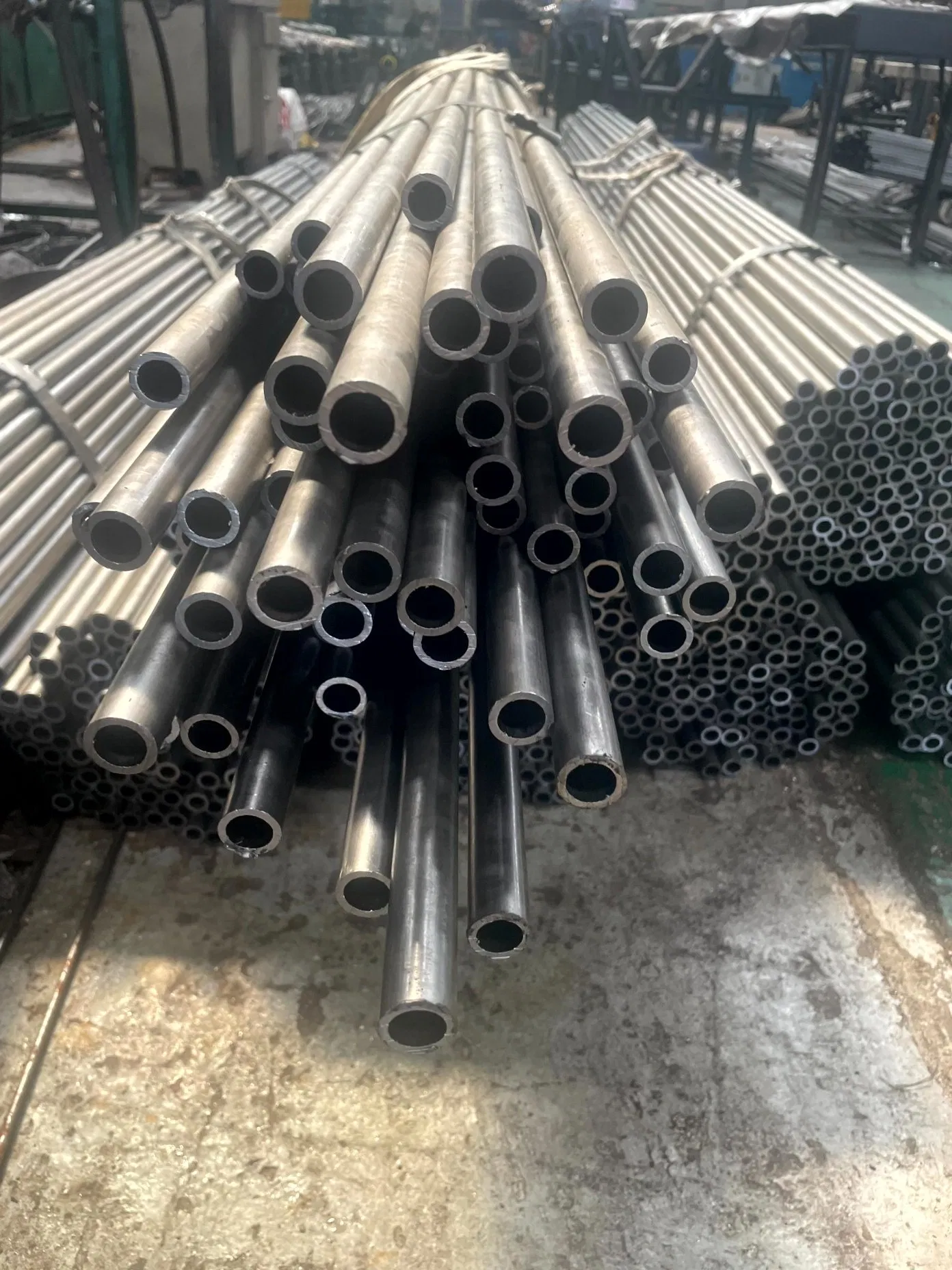 Hygienic, Stable - Performance, Anti - Fatigue, Noise - Reducing American Standard Seamless Steel Pipe for Food and Beverage Industry