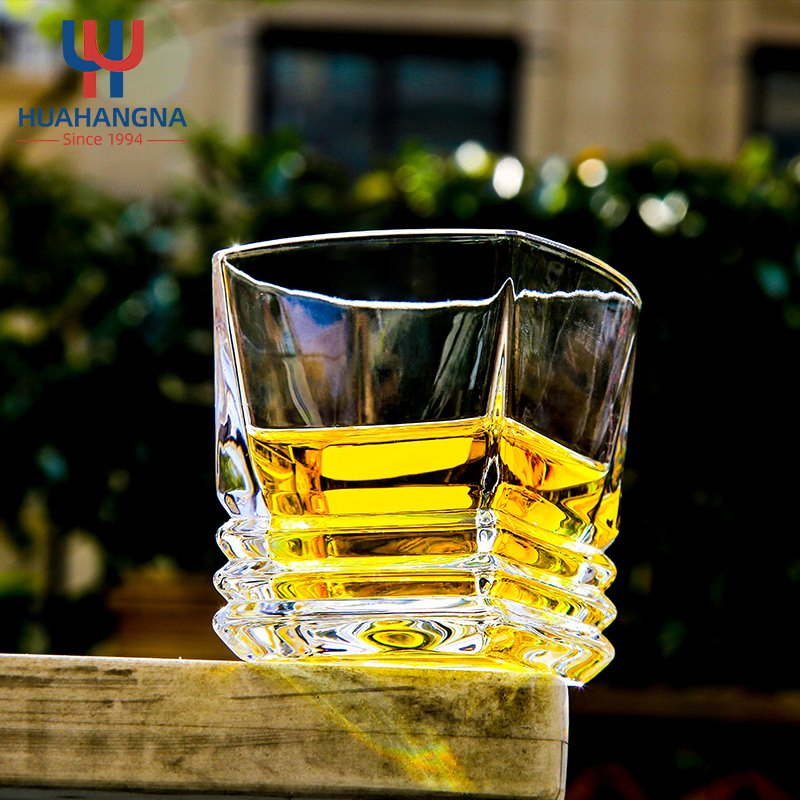 750 Ml Lead Free Crystal Whiskey Decanter Set with Customized Box