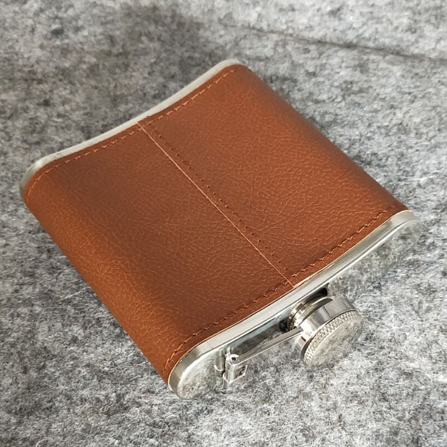 Leak Proof 18/8 Stainless Steel Pocket Hip Flask with Brown Leather Cover