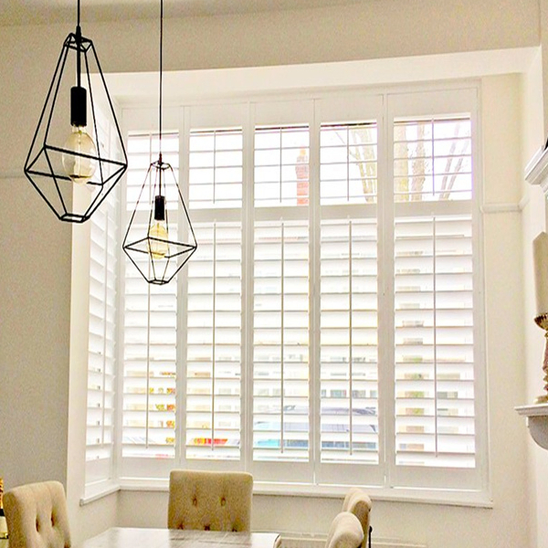 Adjustable Blades Wood Basswood Plantation Shutters