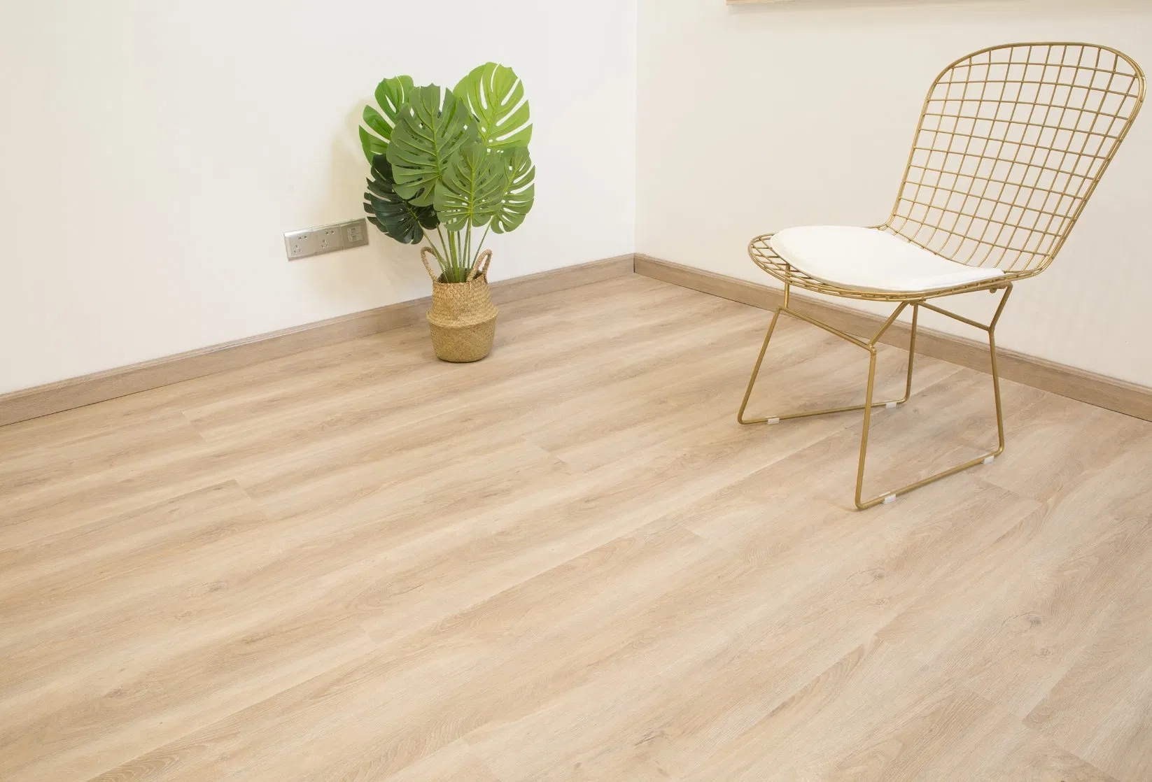 Urbanseries Woodlook Spc Floor Tile