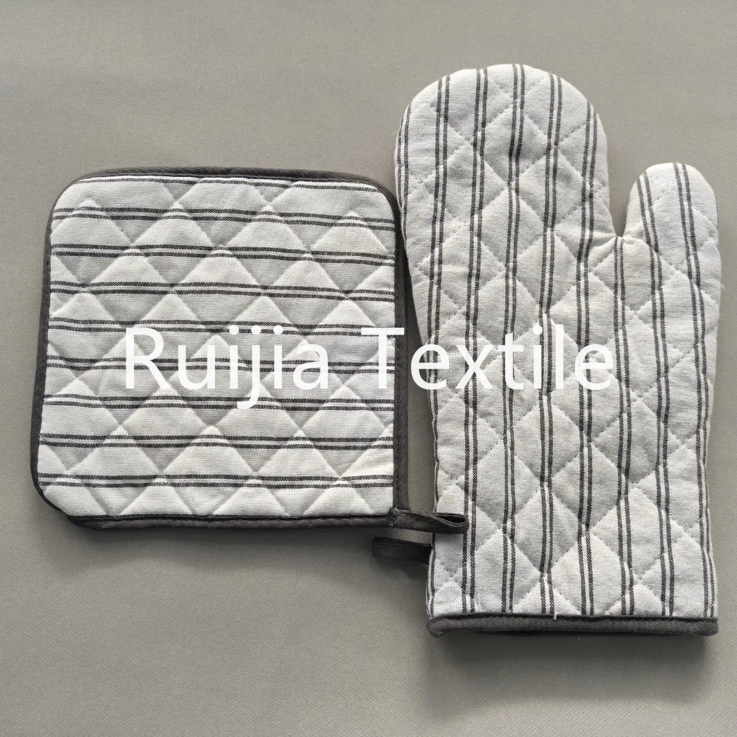 Heat Resistant Kitchen Cotton Oven Mitts Potholers Set with Hanging Loop China Factory