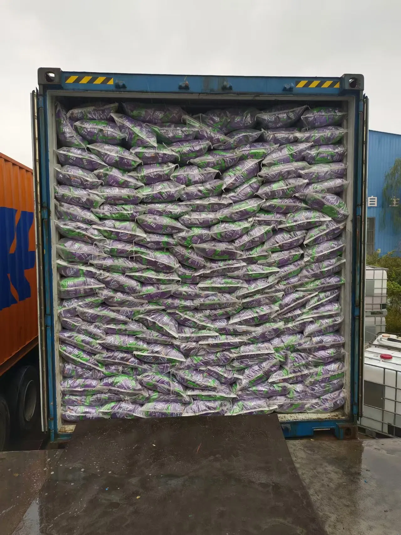 Luxurious Essential Oil Laundry Detergent for Vibrant Freshness