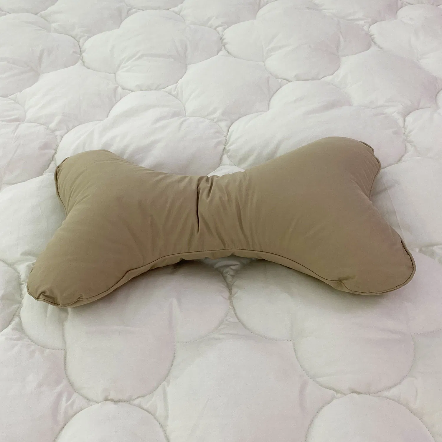 Customized White Portable Travel Velvet Resistant Worsted Cotton Exquisite Bone Pillow with Nylon Zipper