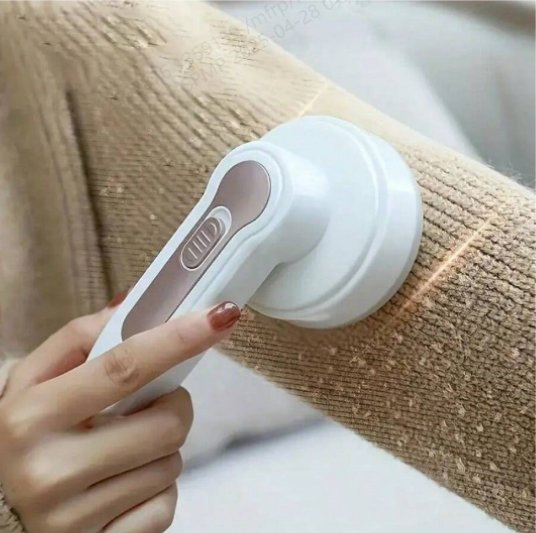 Stainless Steel Blade Lint Remover for a Clean Cut Without Snags