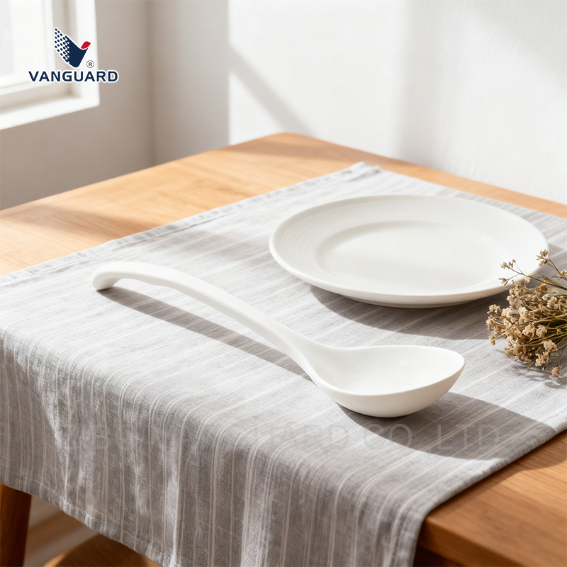 Hot Selling Ceramic Dinner Spoon White Large Porcelain Table Spoon for Restaurant