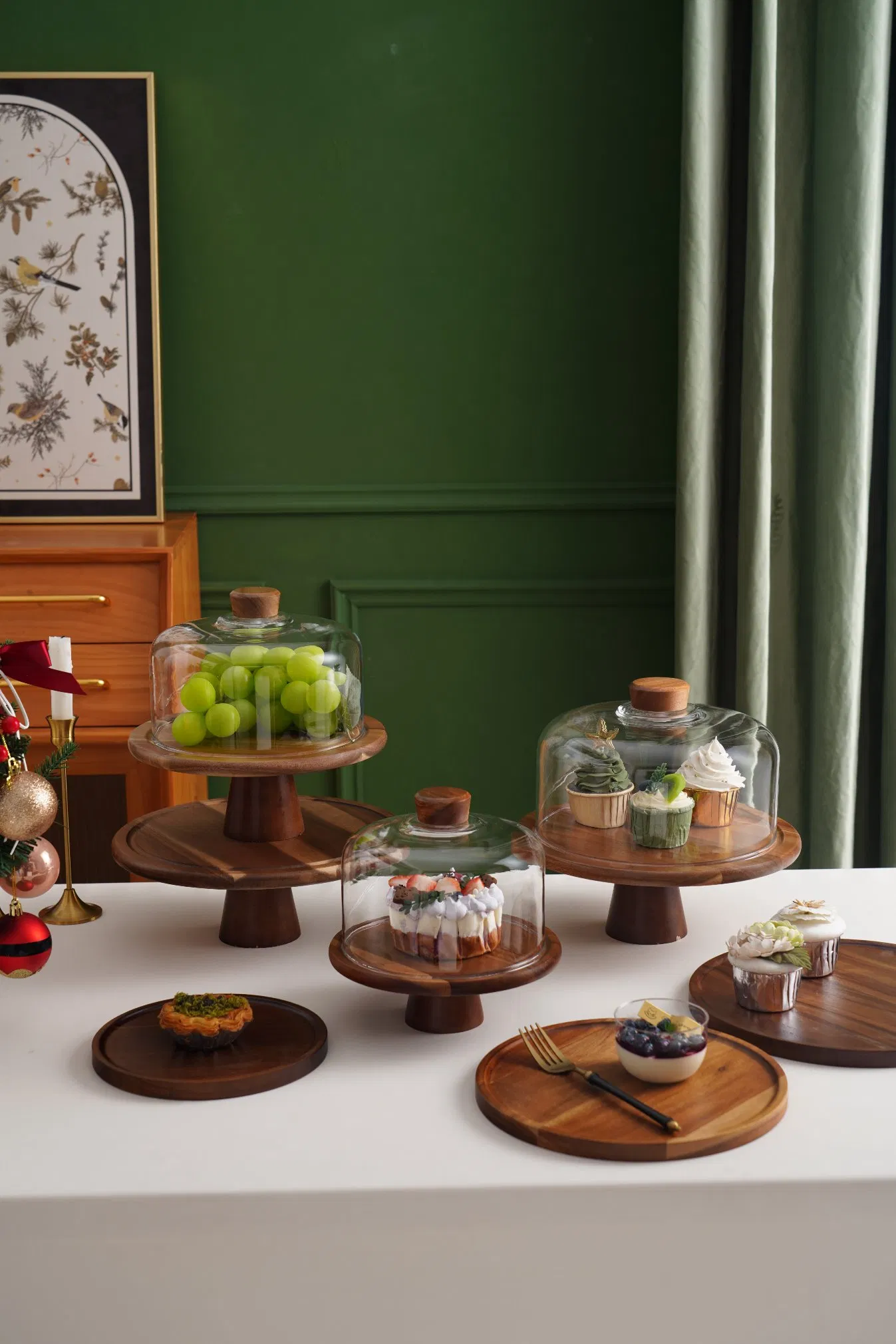 Modern Multi-Level Fruit Rack for Sophisticated Event Showcases