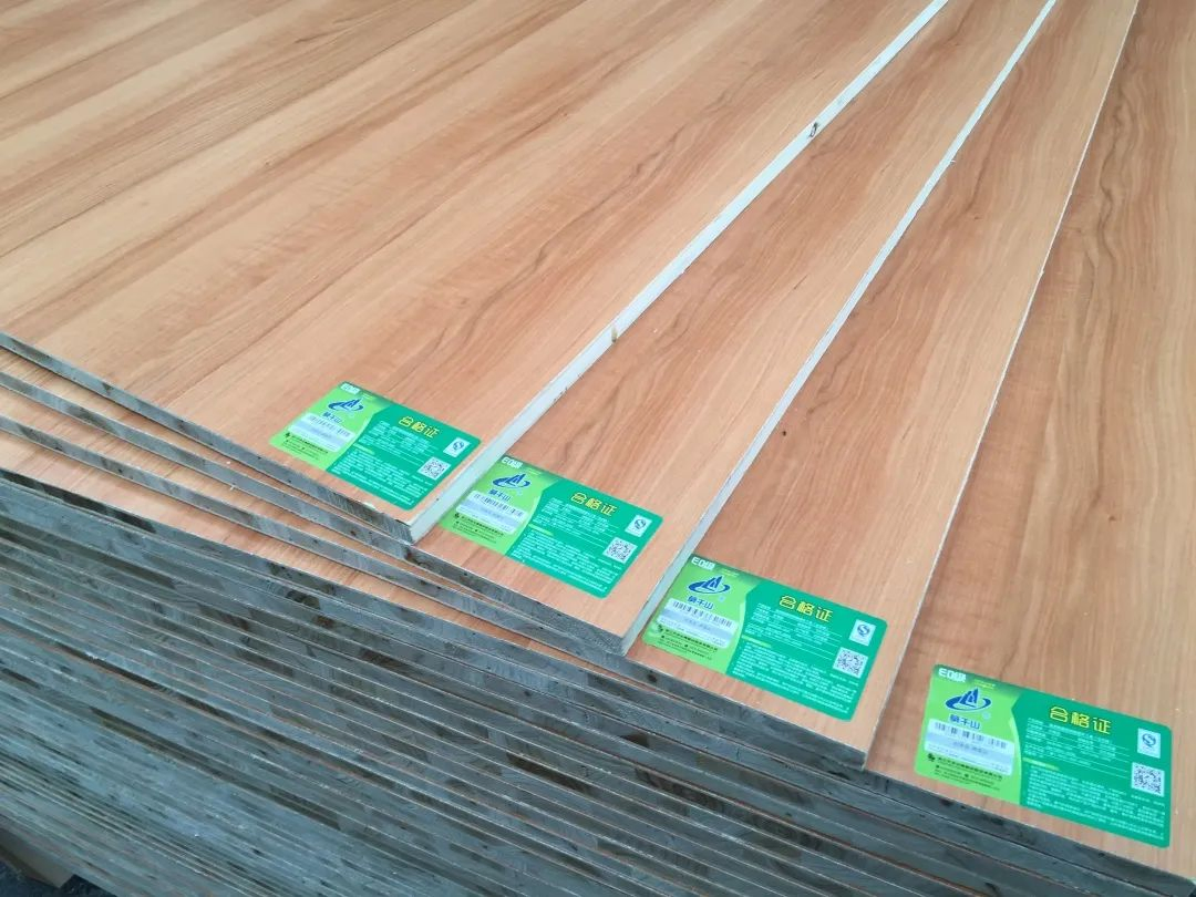 Moisture-Proof Eco-Friendly High Gloss & Matt First-Class Block Board for Indoor Furniture