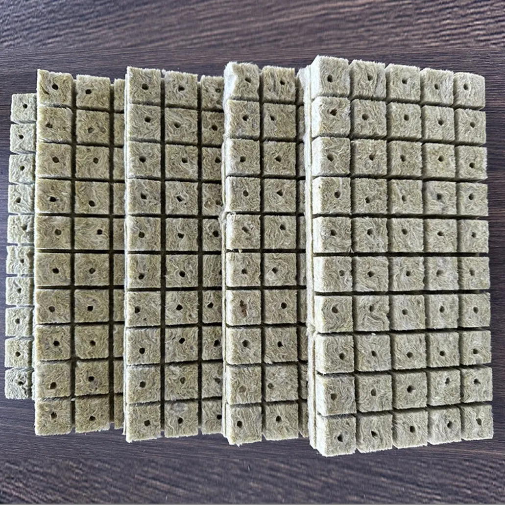 Cultivation of Soilless Agricultural Rock Wool Seedling Blocks with Thermal Insulation
