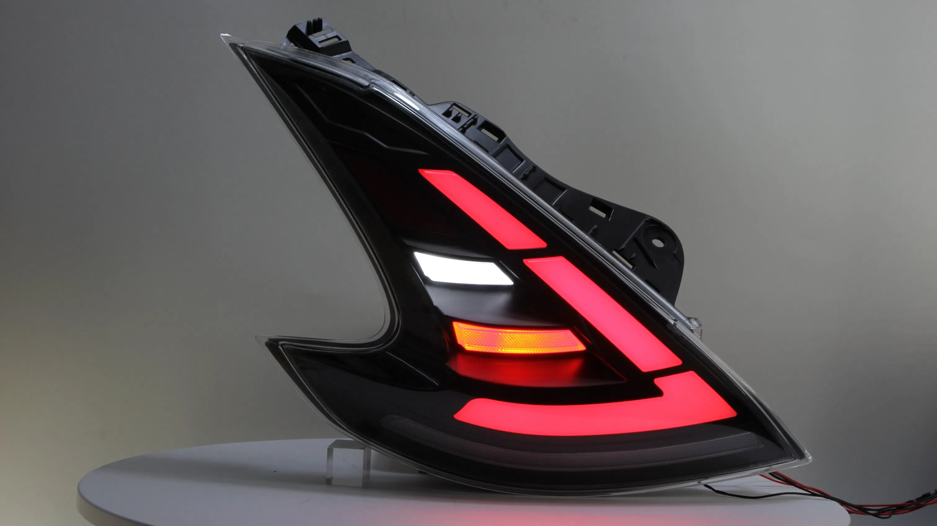 RGB последовательные фонари для Nissan 370Z (2013-2019)