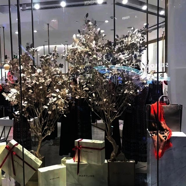 Professional Manufacturing Creative Design Visual Crafts Brand Window Display