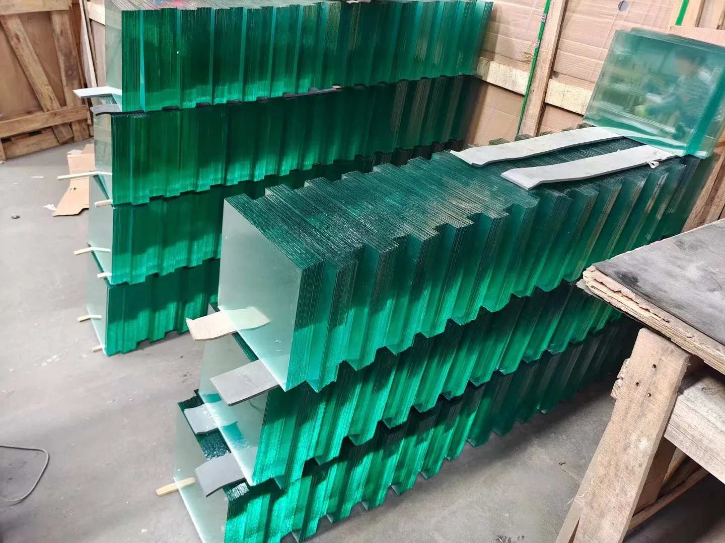 6mm 8mm 10mm Flat Polished Glass Shelf Tempered Toughened Glass Shelf