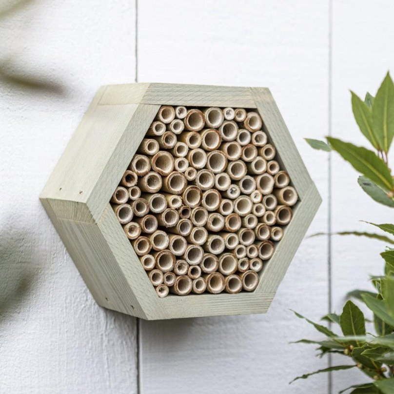 Garden Hanging Wooden Native Bee Hive Hexagon House Wooden Insect Mason Bee Hotel