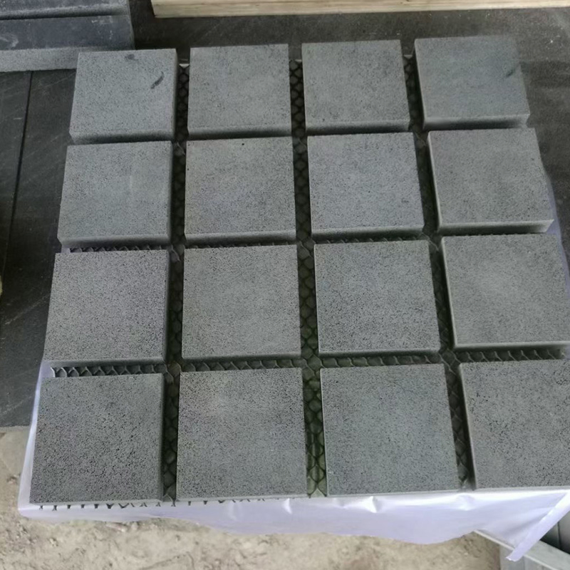 Hainan Black Basalt Bluestone Paving Stone on Mesh, Cobblestone Back with Net Cobblestone Cube Stone for Walkway/Driveway/Parking Pavers Price
