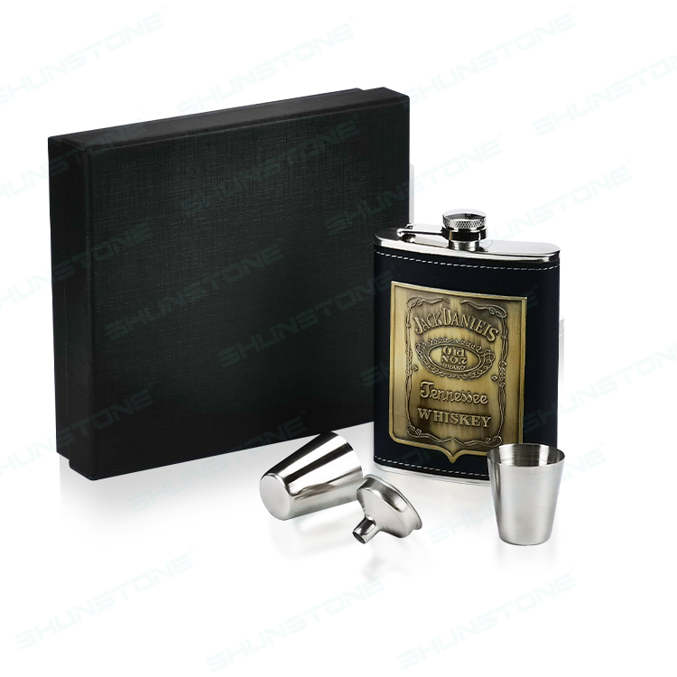 Stainless Steel Liquor Whiskey Flask Leather Hip Flask Set with Funnel and 2 Cups Gift Set