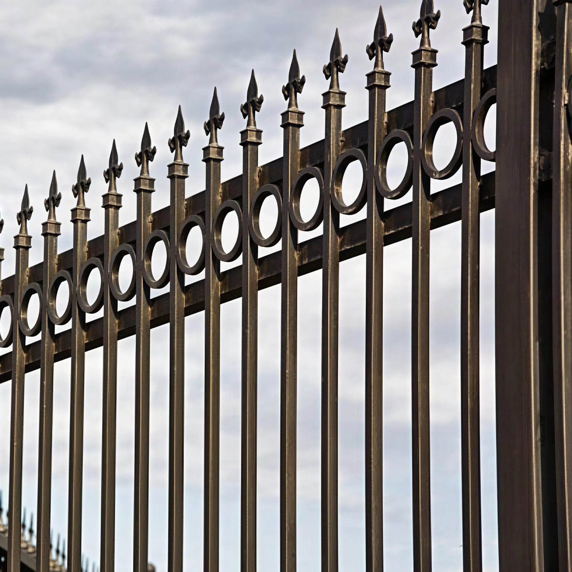 Giant Fence Panels with Aluminum Powder Coating, Easy-to-Assemble 3D Tubular Fence