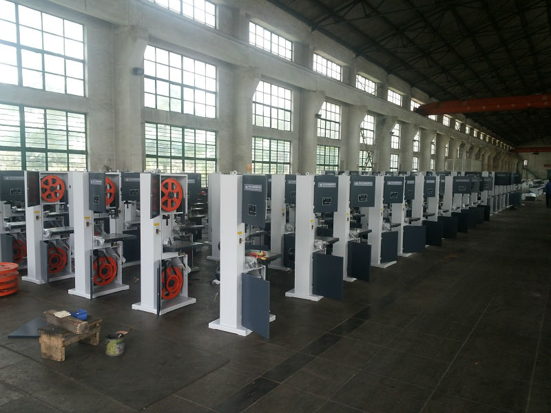 Станок ленточнопильный вертикальный по дереву