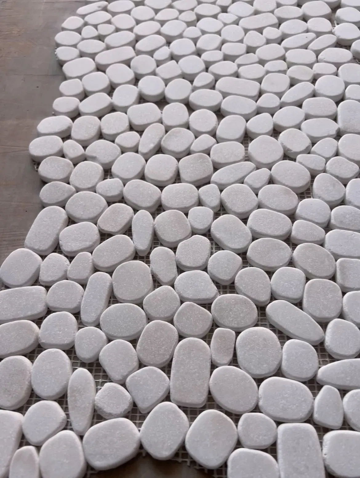 Natural stone honed white pebble mosaic tile for Indoor/Interior kitchen/bathroom Floor/wall/backsplash/Ceiling decoration