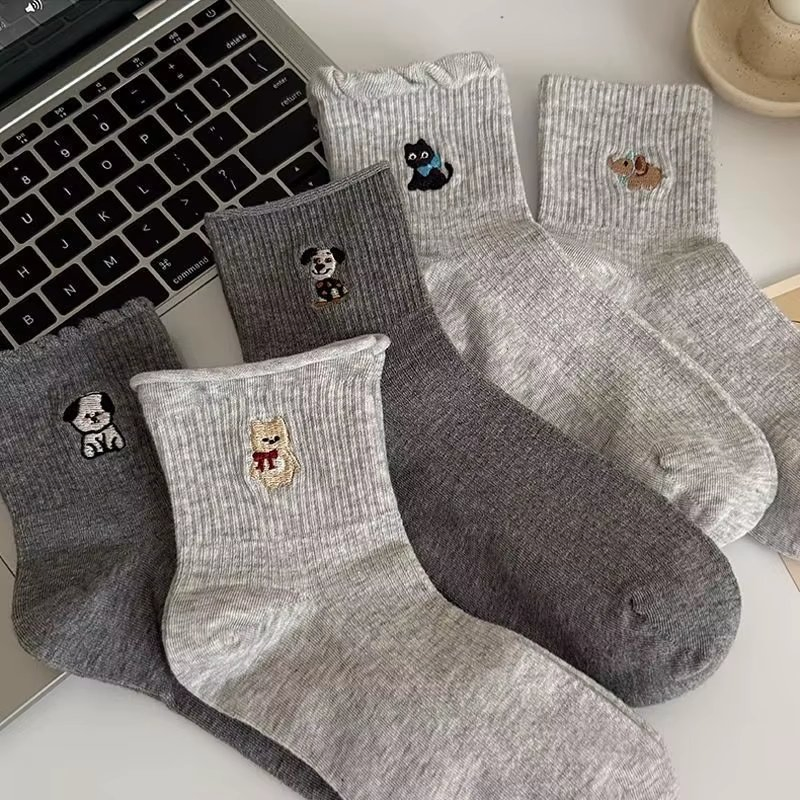 High Quality Women's Crew Socks Embroidered Bear Design Breathable Anti-Bacterial for Autumn Season Knitted Logo