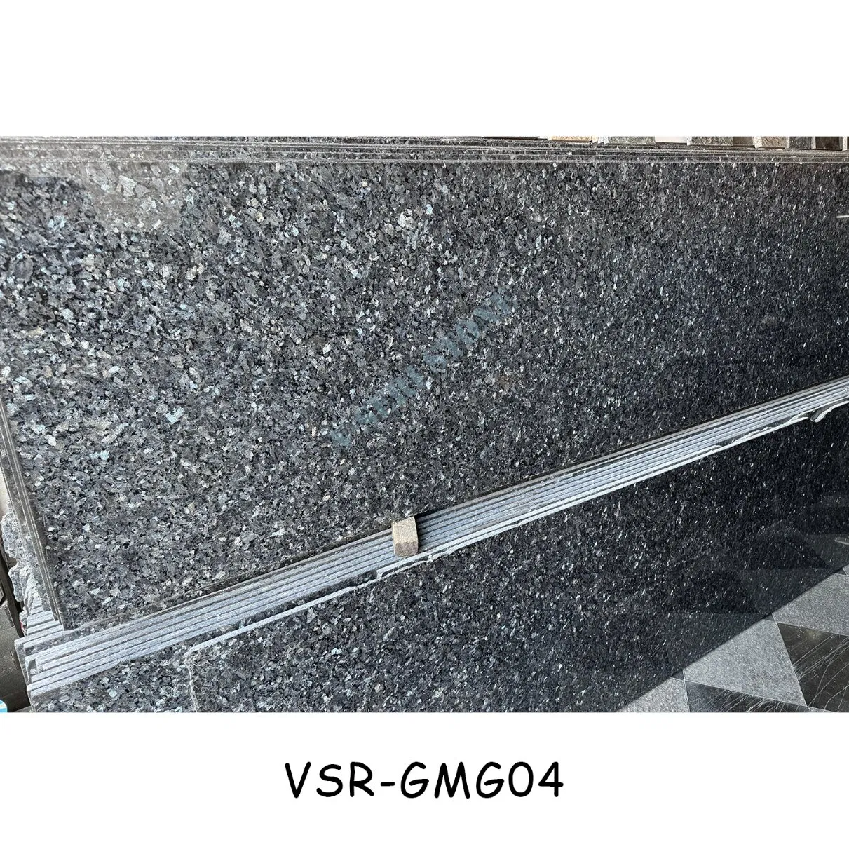 Polished Granite Slabs of Emerald Pearl for Monuments/Countertop