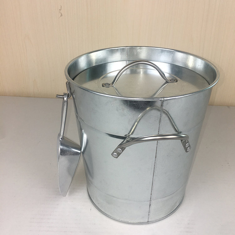 Beer Ice Bucket with Lid and Scooper