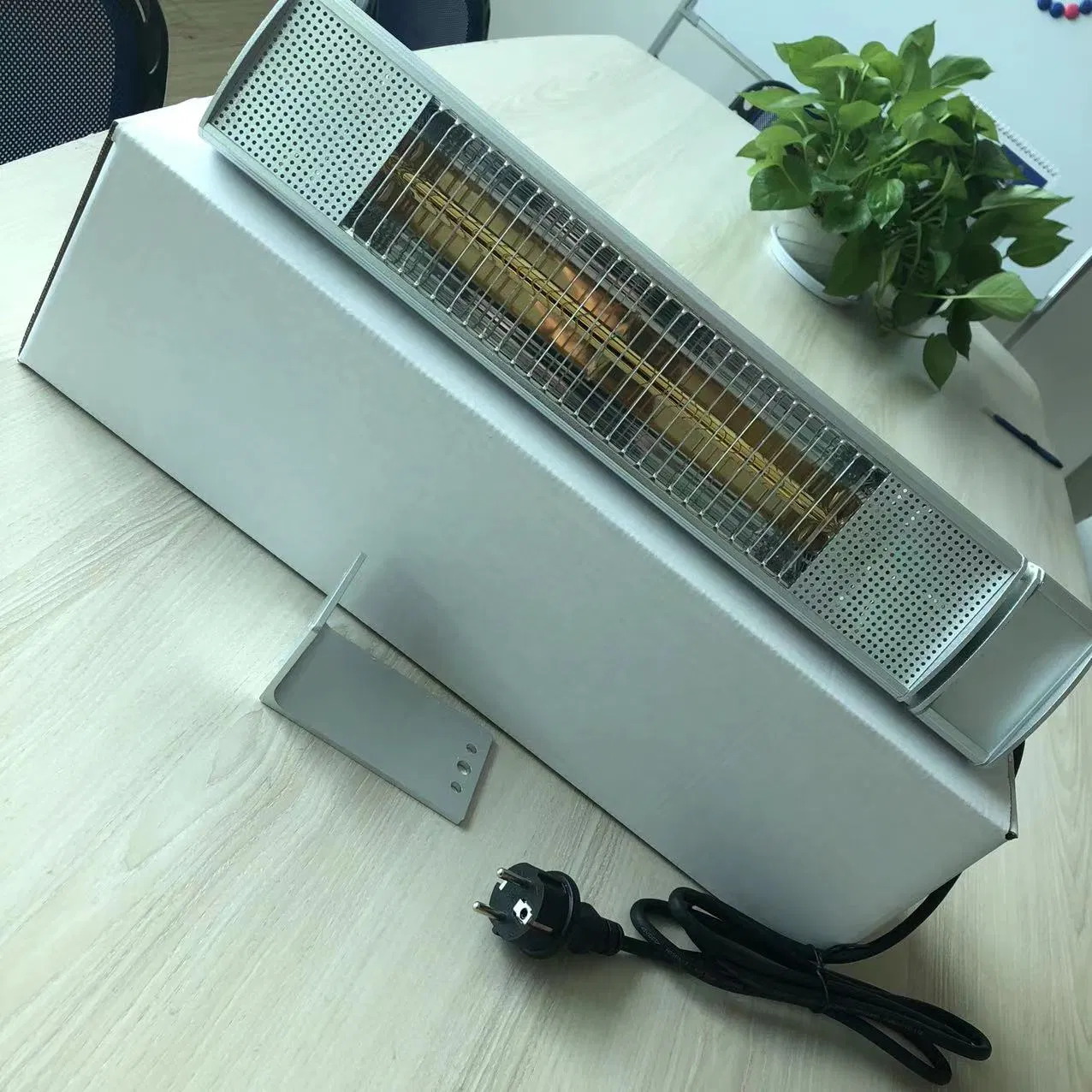 Wall Mounted IP65 Electric Infrared Heater