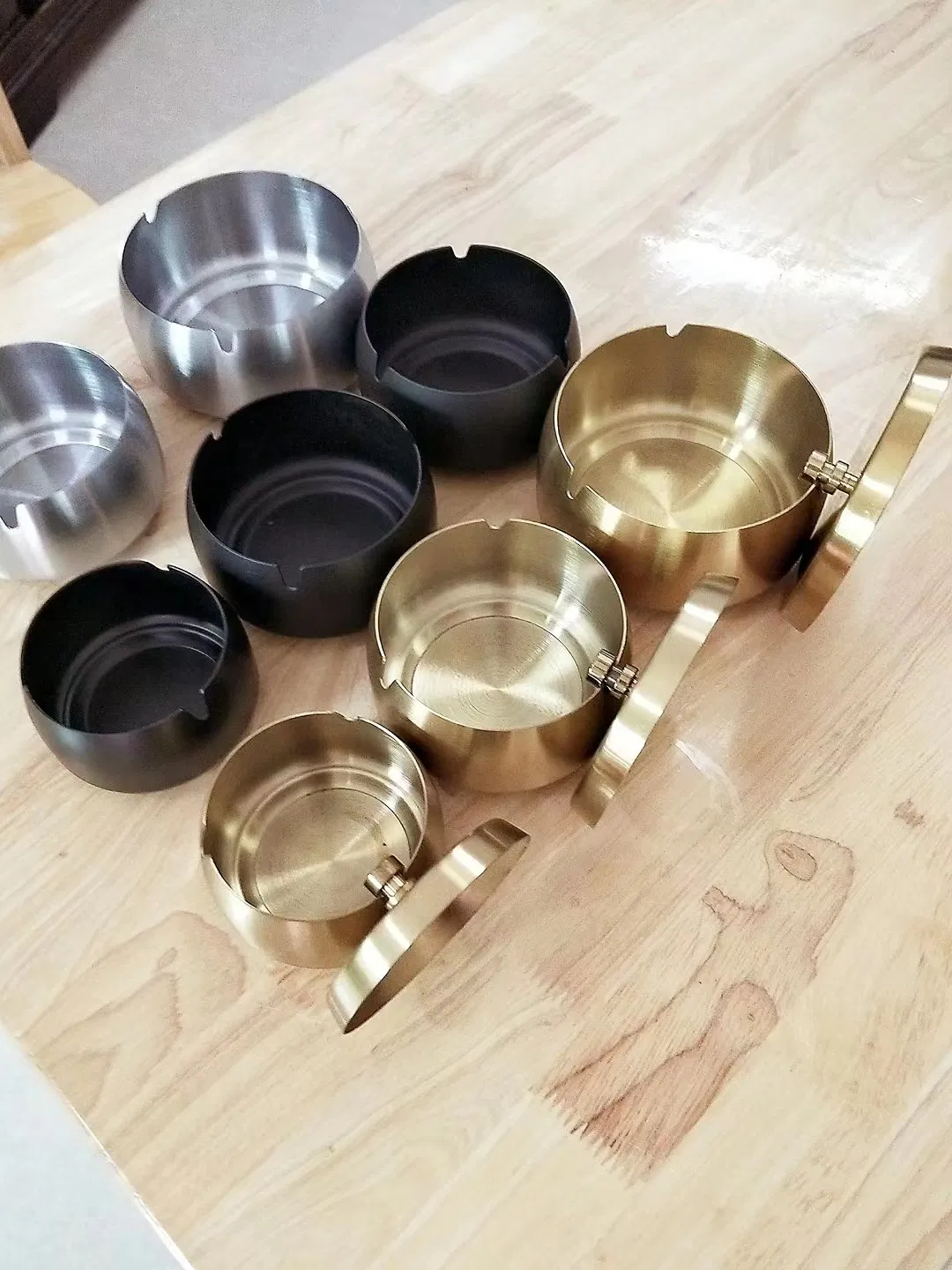 Guangdong Factory Customized OEM Stainless Steel Cigar Smokeless Standing Metal Cigarette Gold Black Silver Ashtray Promotional Corporate Gift with Custom Logo