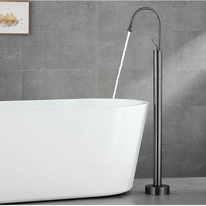 Bathtub Faucet Floor Standing Bathroom Tub Mixer Tap with Handshower