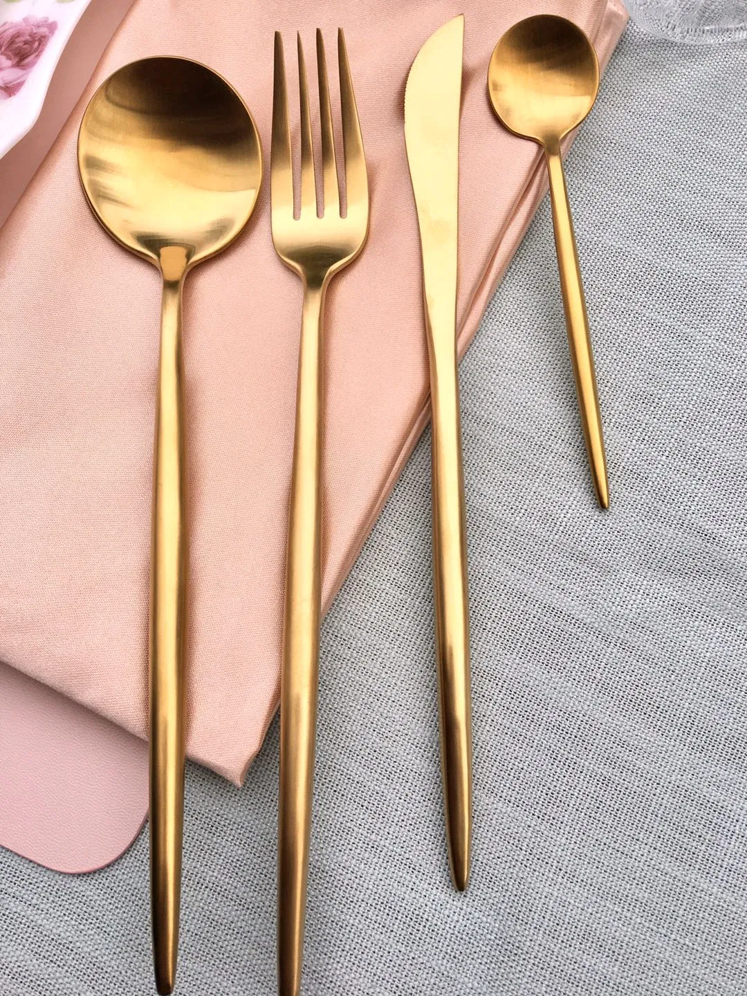 Gold Portuguese Classic Flatware Cutlery Stainless Steel Dinner Fork Food Safe Stainless Steel Flatware Set Hot Selling Cutlery