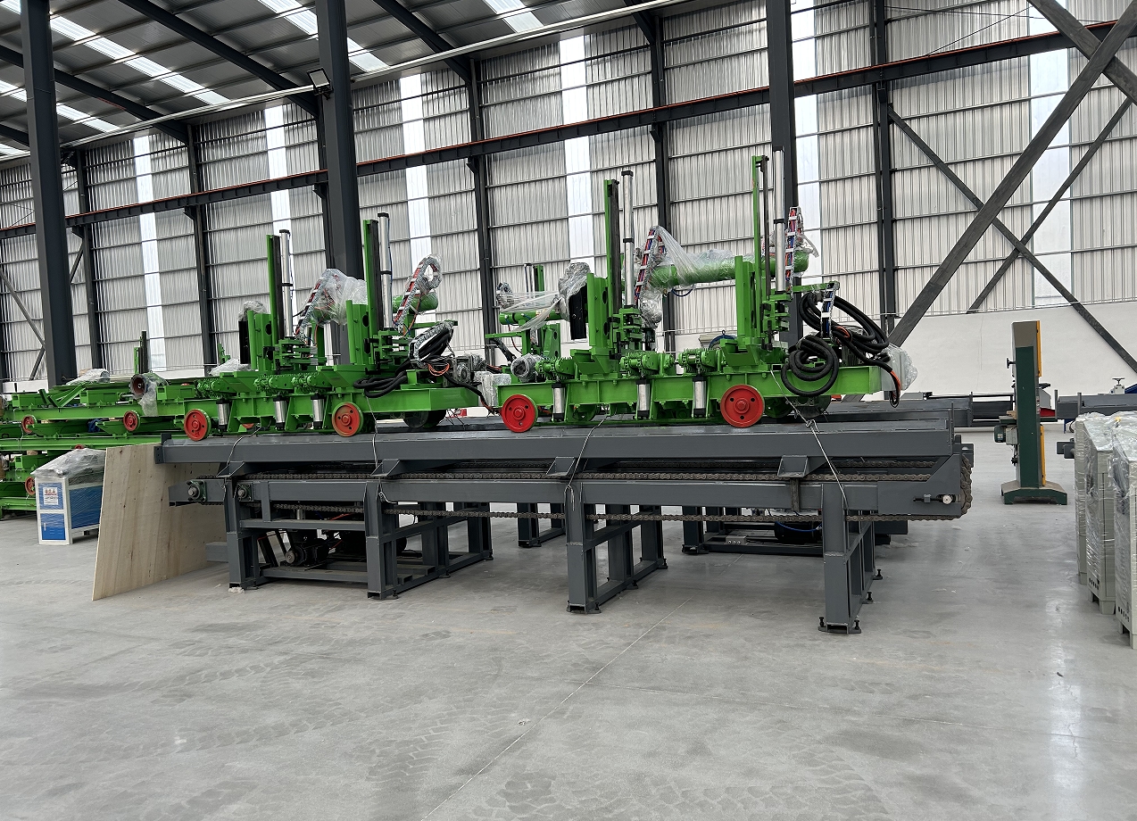 Станок ленточнопильный вертикальный по дереву для бревен