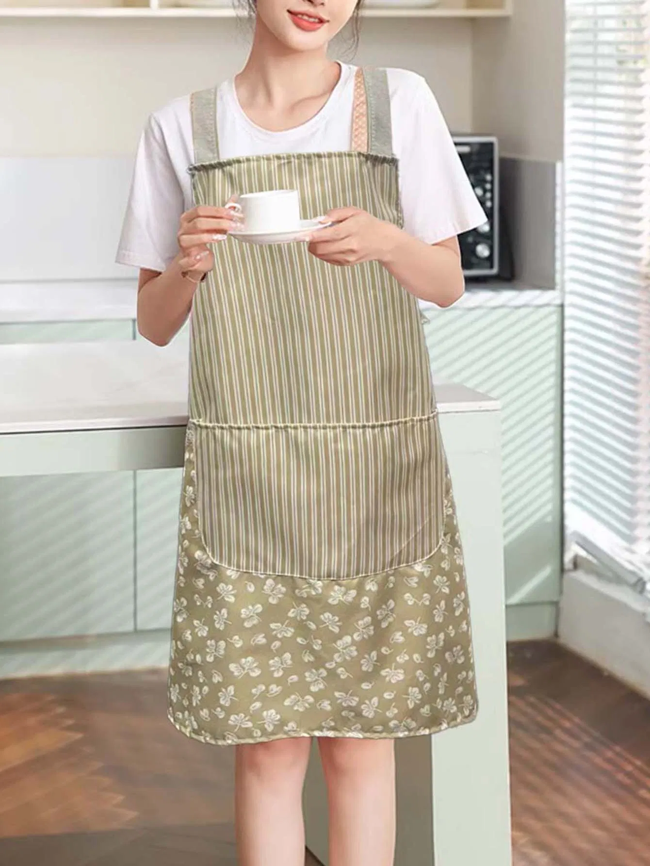 Household Anti-Stain Adult Fashion Work Clothes, Kitchen Multi-Apron, Striped and Floral Simple Apron