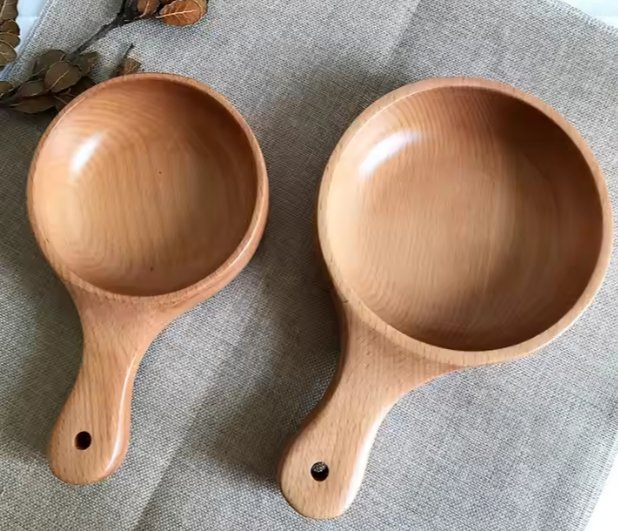 Деревянная салатница с ручкой из бамбука
