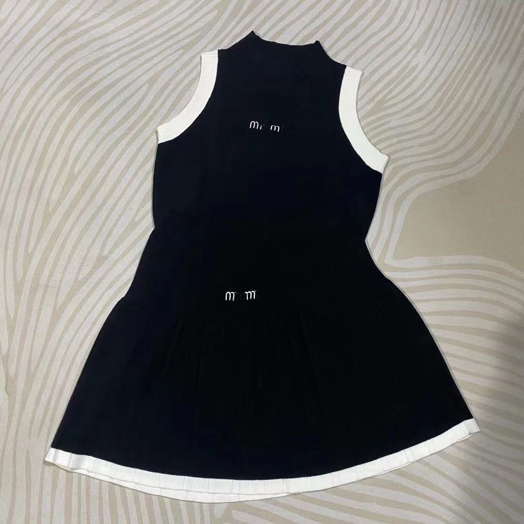 Костюм женский летний футболка и юбка модный