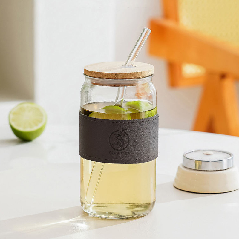 Glass Tea Cup Tea Mug 550ml Glass Cola Style Cup with PP or Bamboo Lid Straw Cup