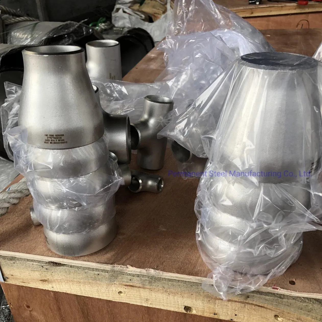 Coupling for Transmission Con. Ecc. Reducer Tee Bend Elbow Cap Butt Weld Pipe Fitting Pipe Fitting Carbon Steel/ Stainless Steel/Alloy China Products/Supplier