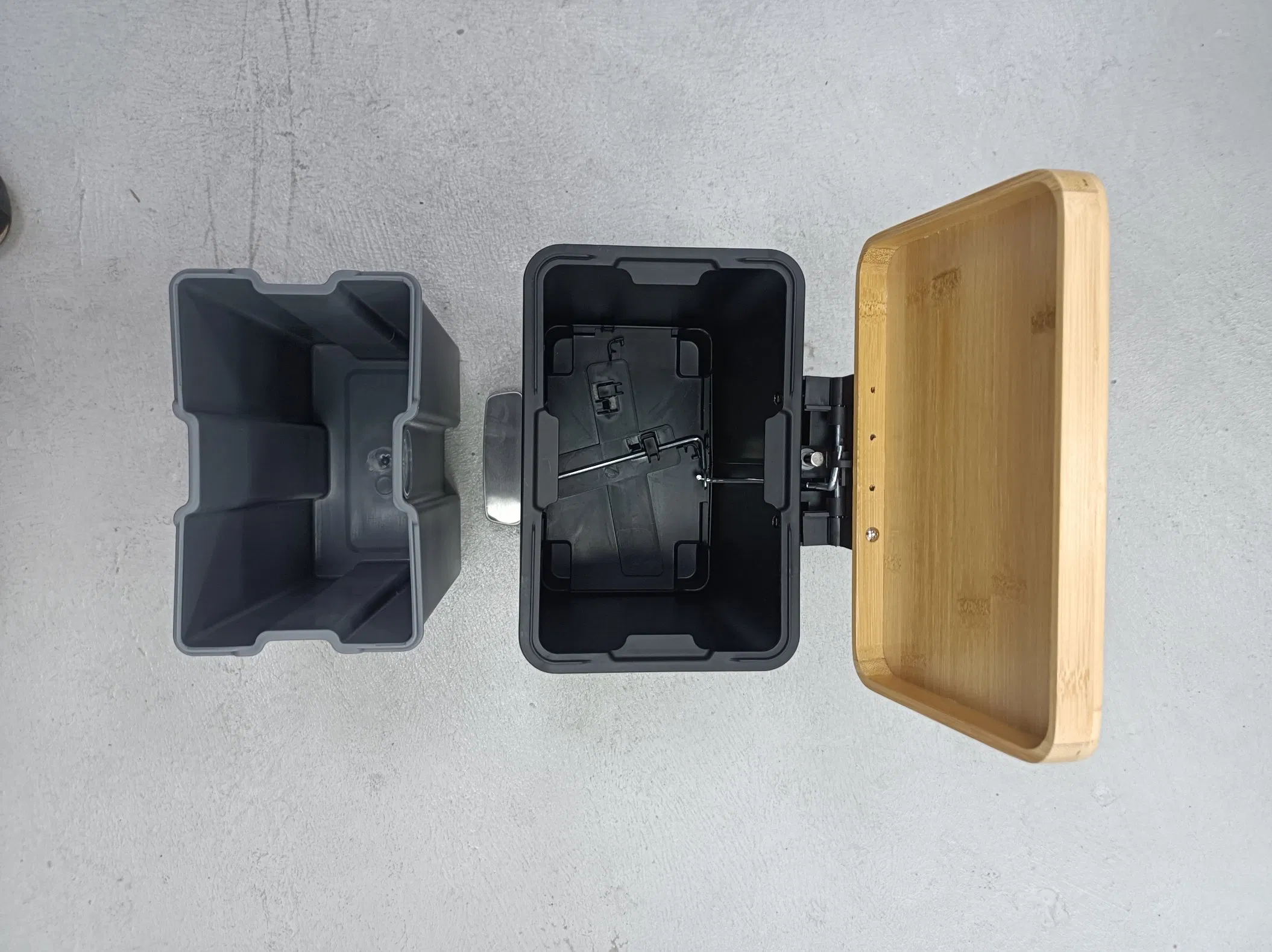 Современная мусорная корзина из нержавеющей стали