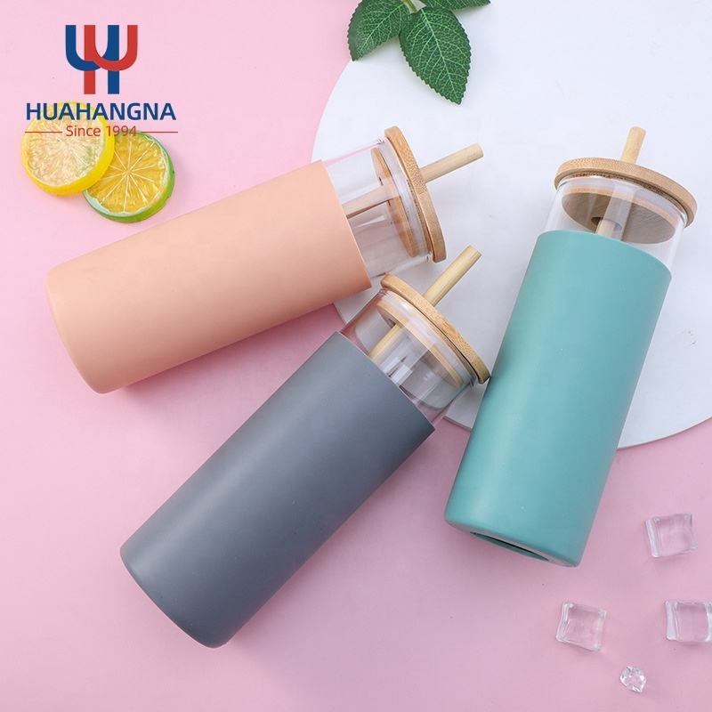 Customized Logo Printed Kitchenware Bar Hotel Beer Cup Glass Bottle with Straw and Bamboo Lid for Lemonade Juice Milk Tea