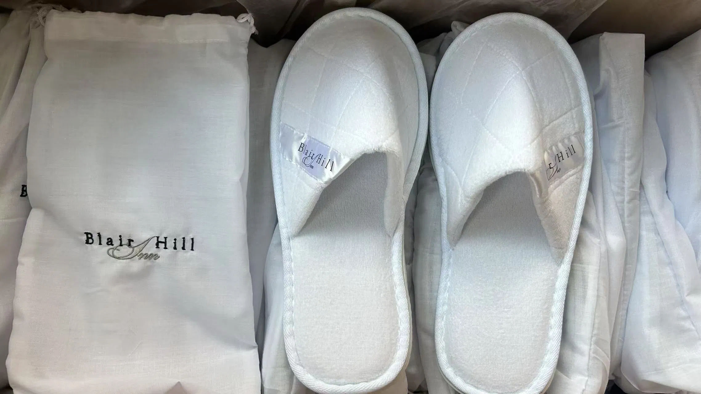 Luxury Anti-Static Disposable Hotel Slippers for Adults and Children